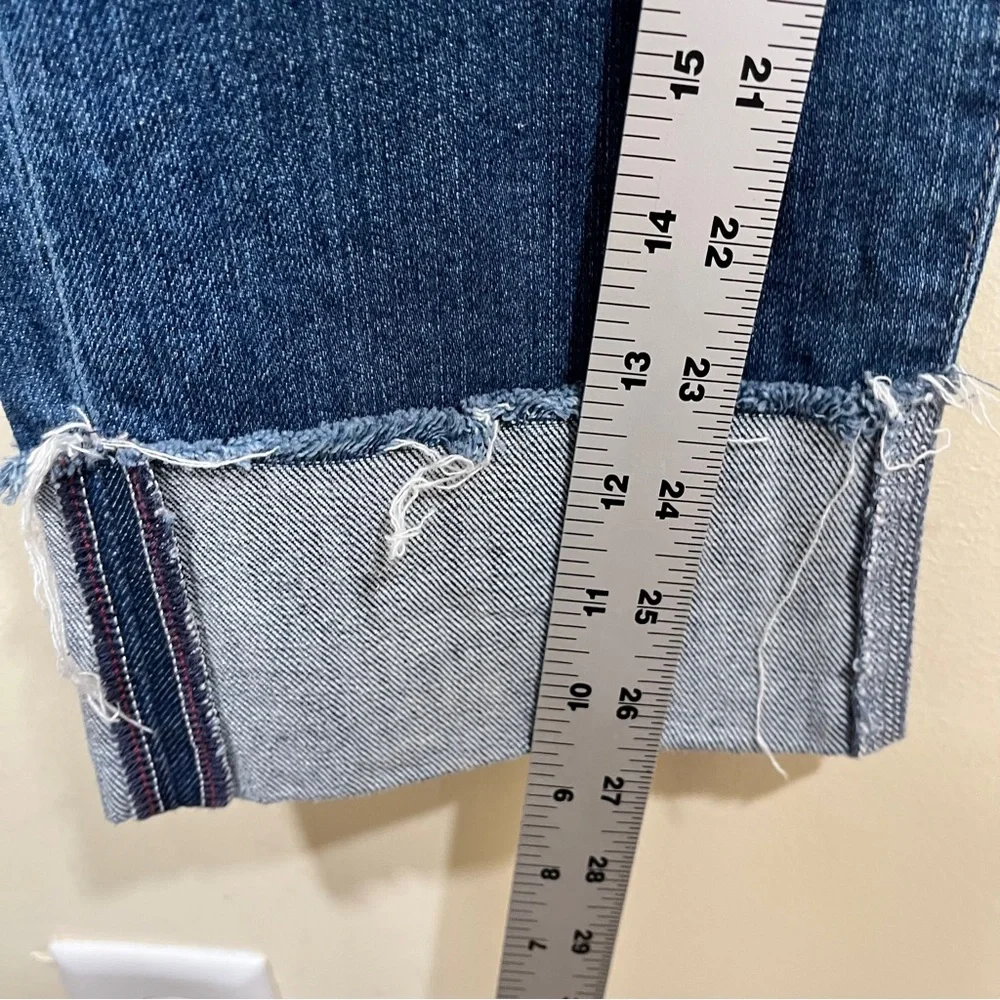 AG Adriano Goldschmied The Stevie Cuff Slim Straight distressed size 32 raw hem
